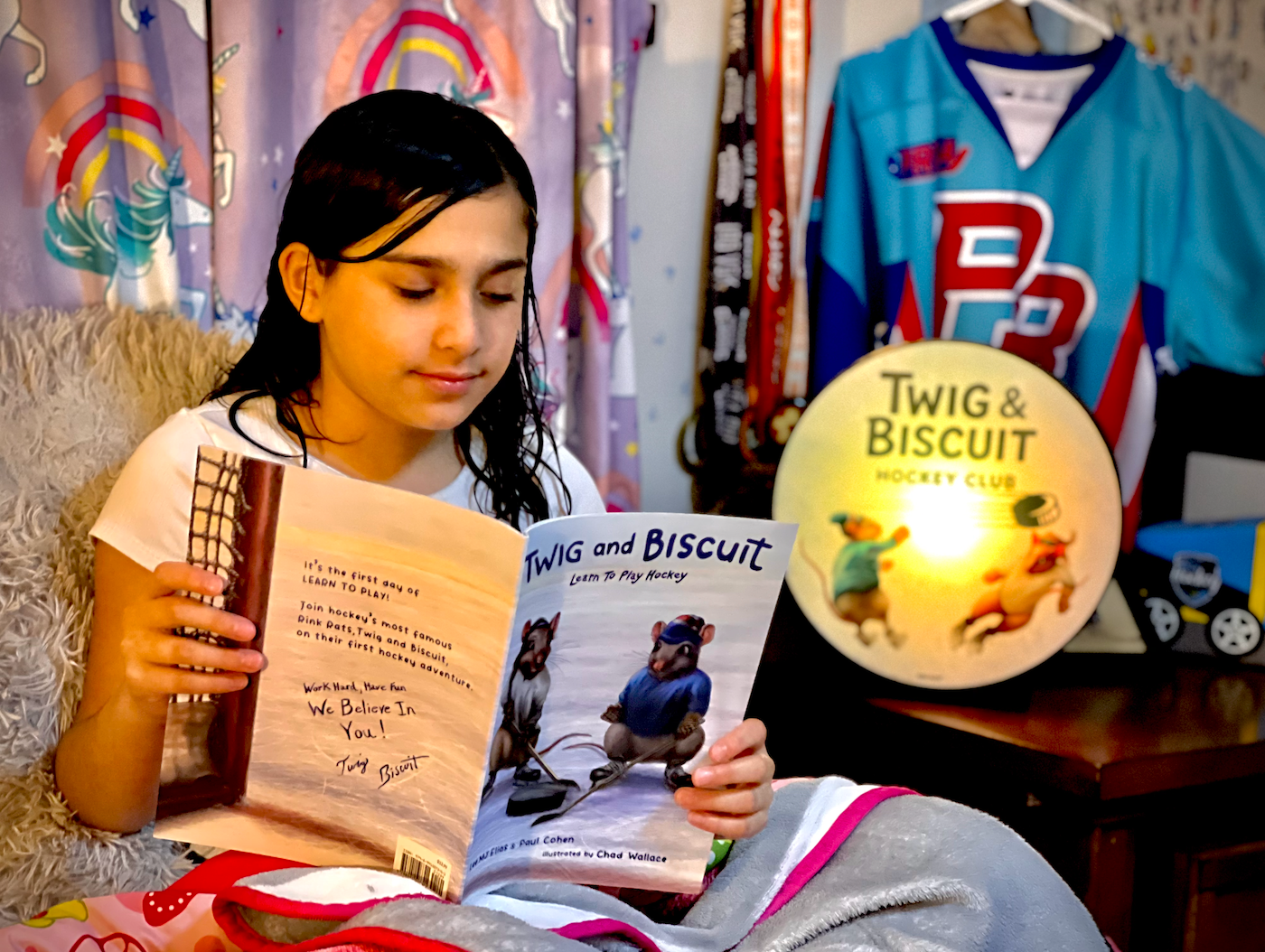 Ultimate Kids Hockey Puck Lamp